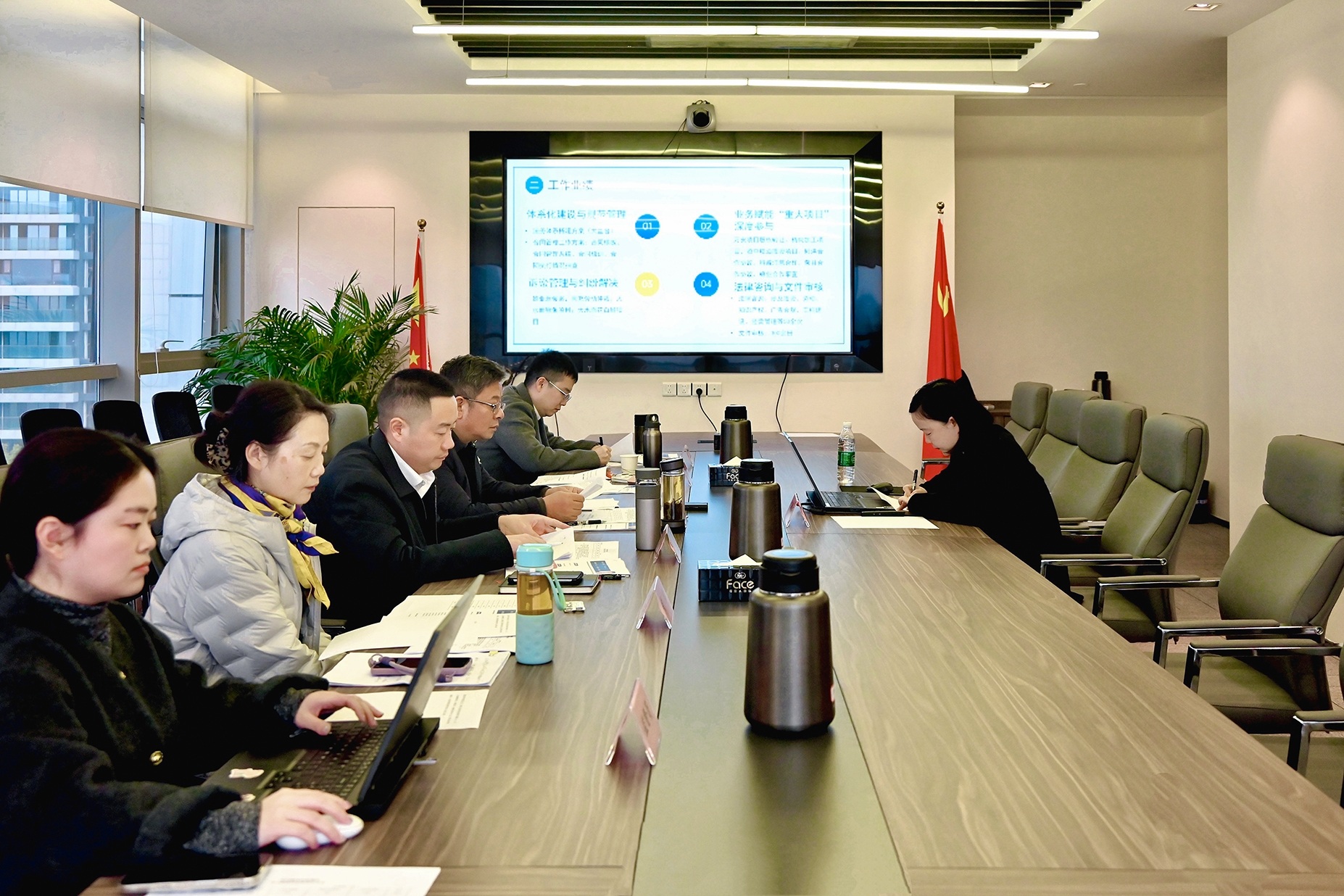 6954f390d14c7.jpg 面试现场pic挂网封面.jpg